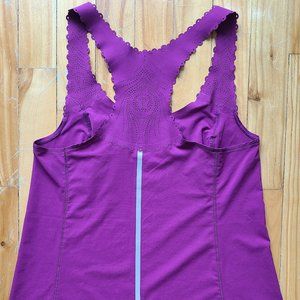NEW Lululemon Run A Marathon Singlet Tank Top (US4)